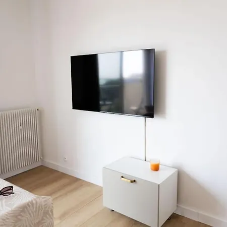 Décoration Fêtes Noël Et Fin Année Vue Aéroport Centre Commercial Cap 3000 Arenas Emplacement Excellent