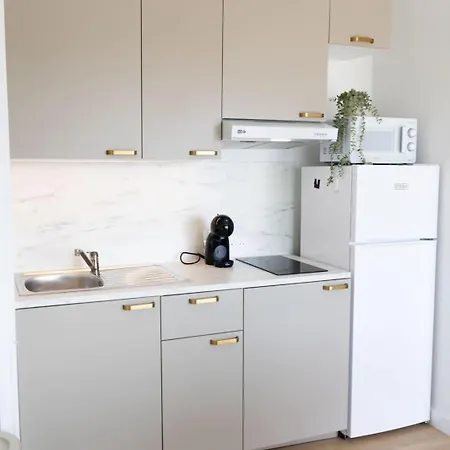 Décoration Fêtes Noël Et Fin Année Vue Aéroport Centre Commercial Cap 3000 Arenas Emplacement Excellent Appartamento *