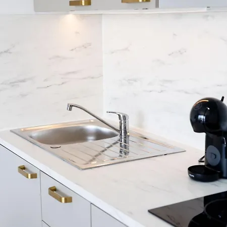 Appartamento Décoration Fêtes Noël Et Fin Année Vue Aéroport Centre Commercial Cap 3000 Arenas Emplacement Excellent *