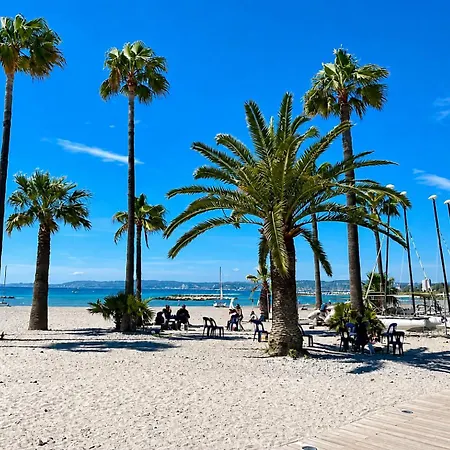 Proche Aeroport Vue Centre Commercial Cap 3000 Arenas Emplacement Excellent Ang Azur Saint-Laurent-du-Var