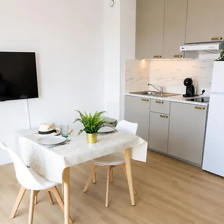 Proche Aeroport Vue Centre Commercial Cap 3000 Arenas Emplacement Excellent Ang Azur Appartement *